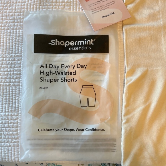 Shapermint high-waisted shaper shorts size M/L - Picture 1 of 9